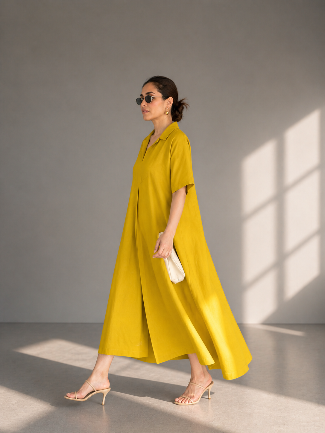 Elegant oversized yellow dress for women with sandals
