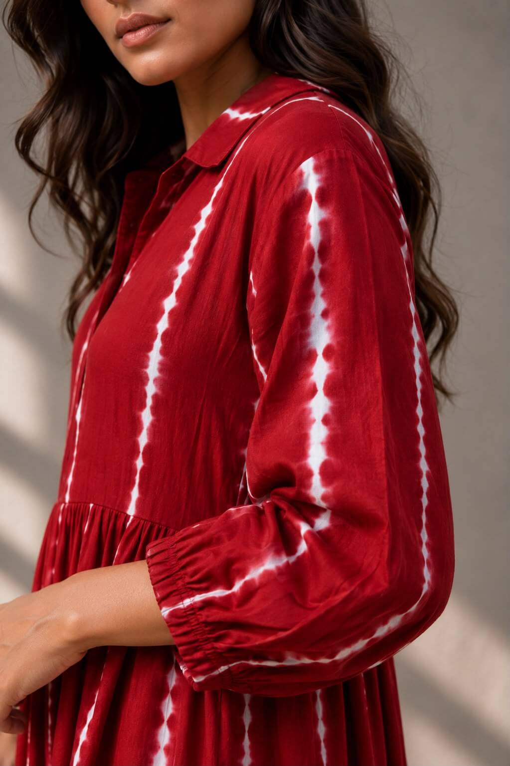 Breathable red tie-dye dress with side slits for women.