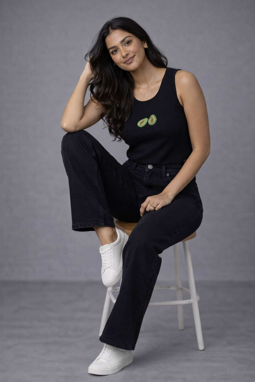 Casual fitted black sando styled with black trousers